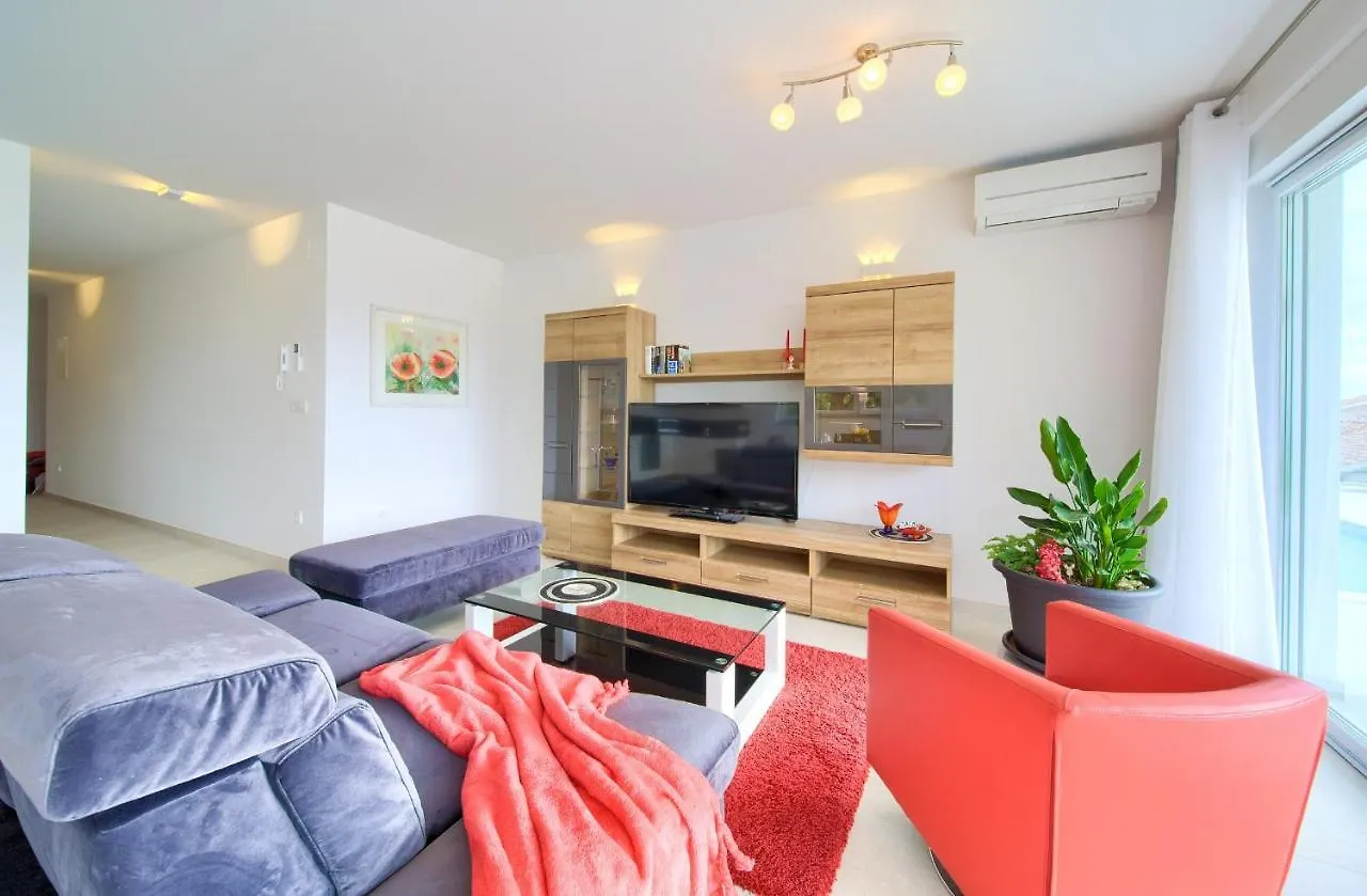 Apartment Villa Helines***** Linardici