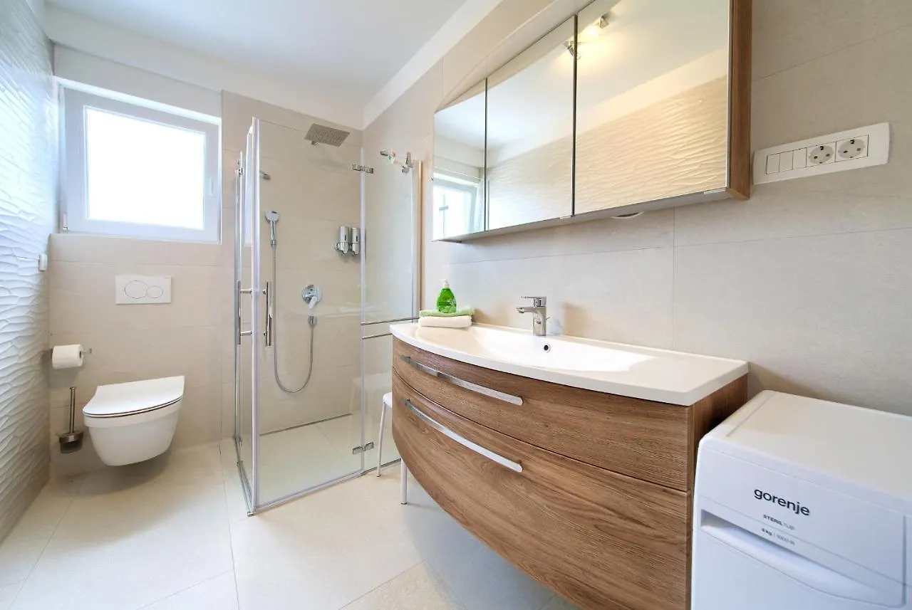 Apartment Villa Helines***** Linardici