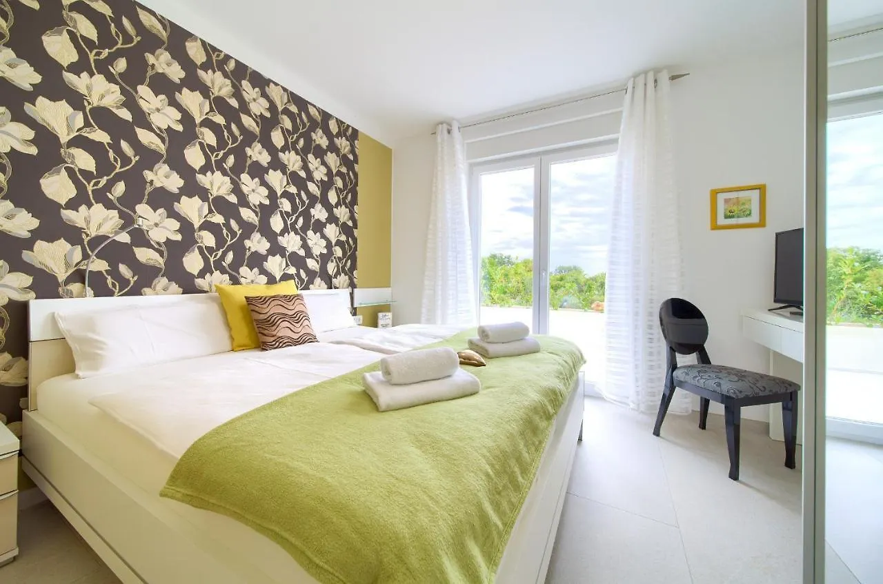 Villa Helines***** Linardici Apartment
