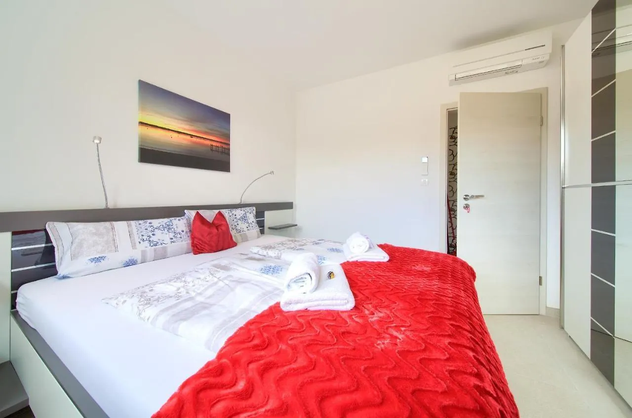 Villa Helines***** Linardici Croatia