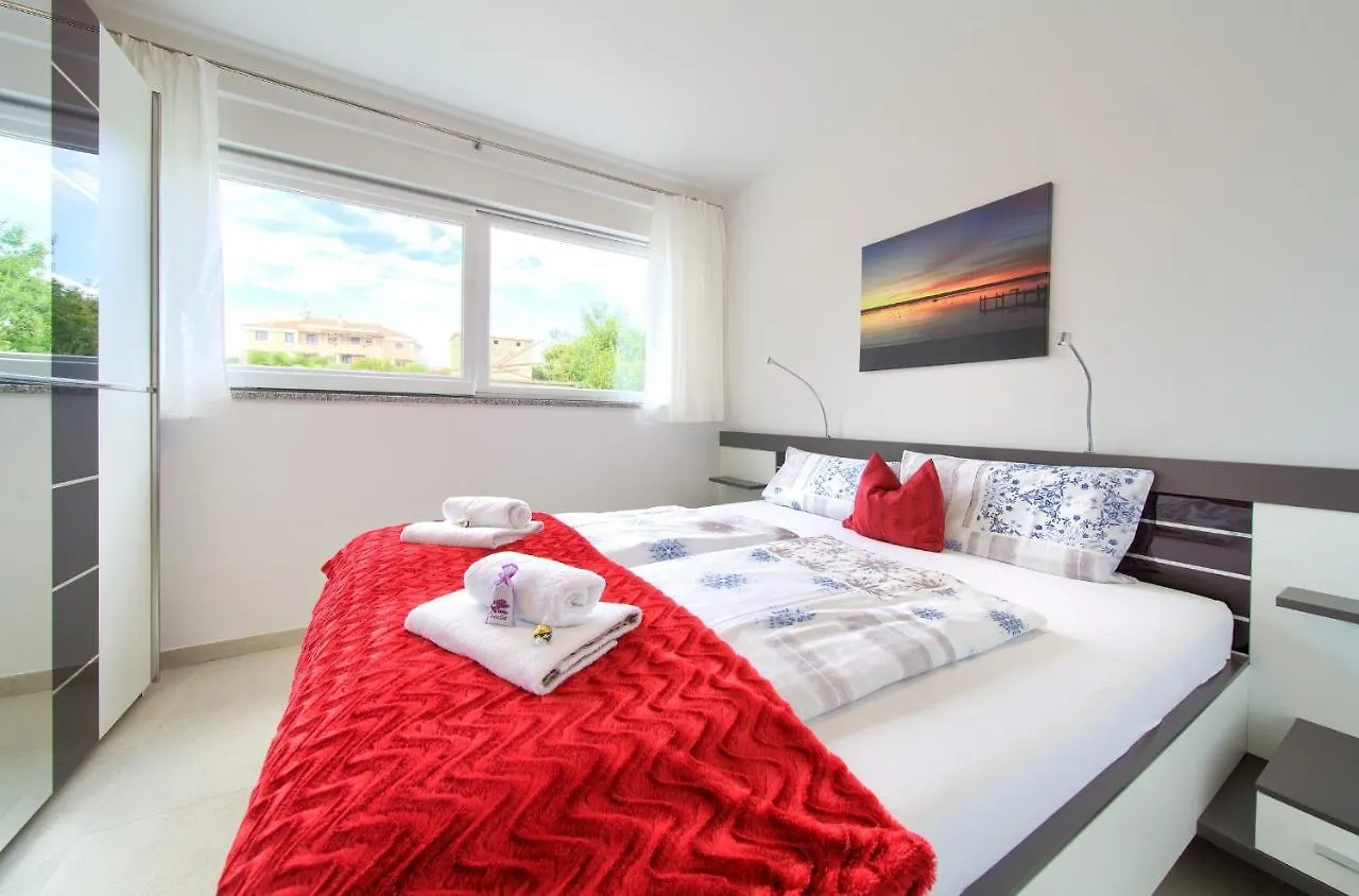 Villa Helines***** Linardici Apartment