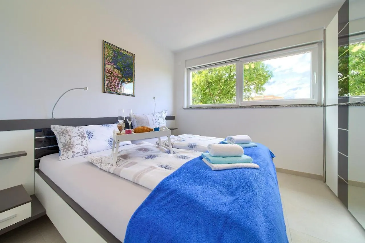 Villa Helines***** Linardici Apartment