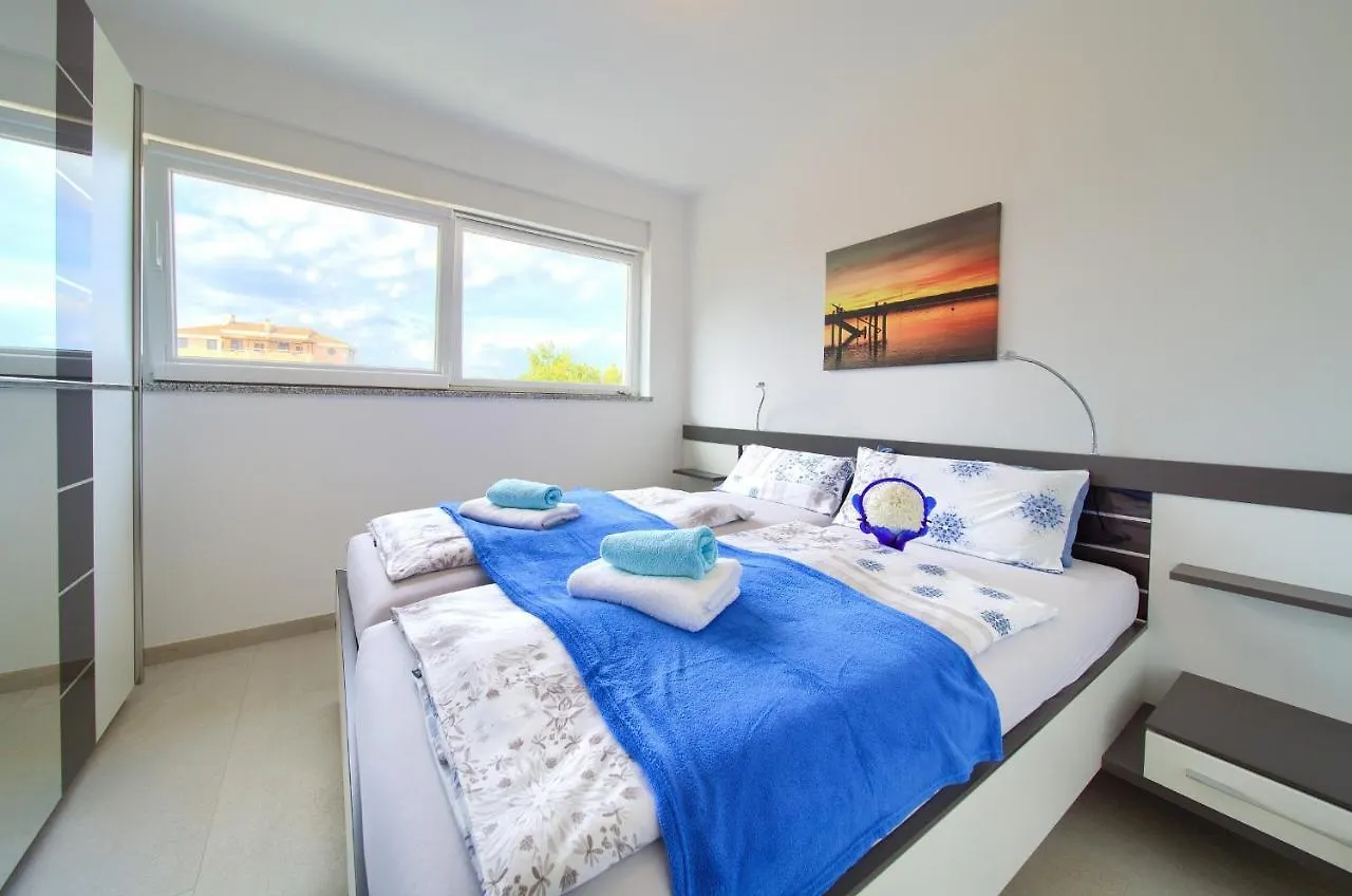 Villa Helines***** Linardici 0*,  Croatia