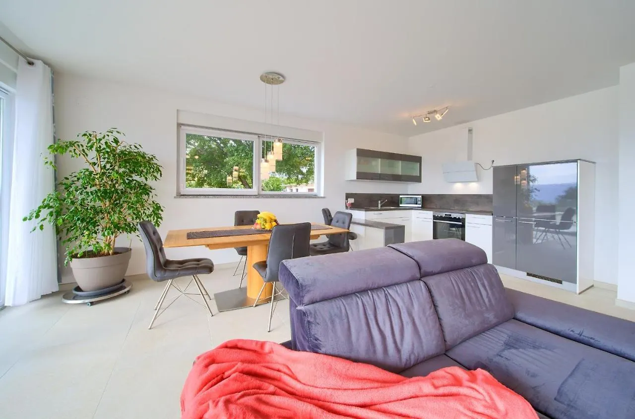 Villa Helines***** Linardici 0*,