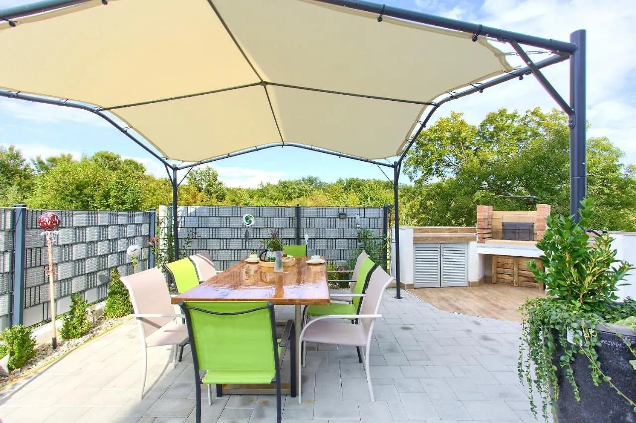 Apartment Villa Helines***** Linardici